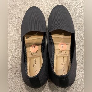Black flat/ballet shoes by Me Too
